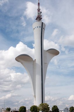 Brezilya 'nın Brasilia kentinin hemen dışında bulunan Dijital TV Kulesi (Torre de TV Digital)