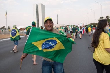 Brasilia, DF Brazil, 6 Eylül 2021: Komünizmi protesto eden, özgürlük ve adalet çağrısında bulunan göstericiler