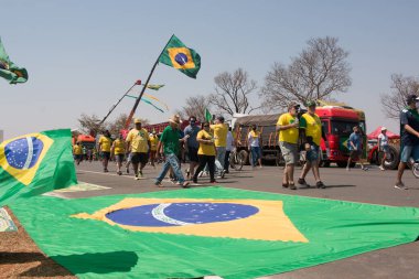 Brasilia, DF, Brezilya, 7 Eylül 2021; Binlerce Brezilyalı Brezilya Bağımsızlık Günü olarak bilinen Brezilya Bağımsızlığı Konulu mevcut Cumhurbaşkanı Jair Bolsonaro 'nun desteğiyle sokaklara döküldü