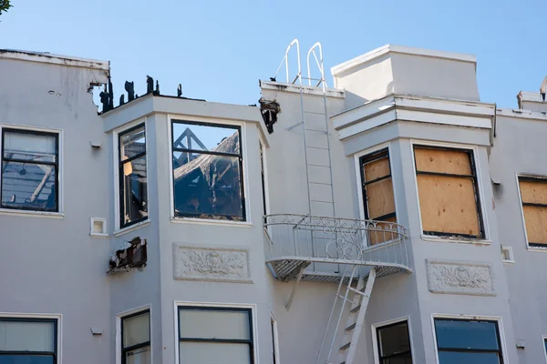 Damaged building — Stock Photo, Image