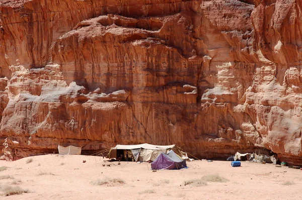 Acampamento beduíno no deserto de Wadi Rum, Jordânia — Fotografia de Stock