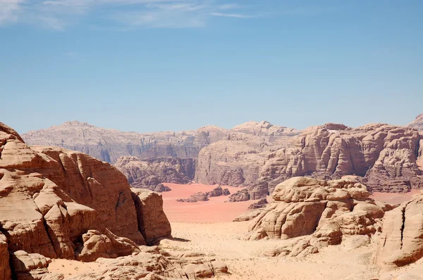 Wadi Rum górskiego krajobrazu, Jordan — Zdjęcie stockowe