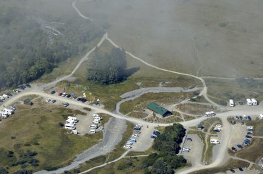 Yürüyüşçüler Kamp yerinde Güney Alpler'in, Yeni Zelanda.