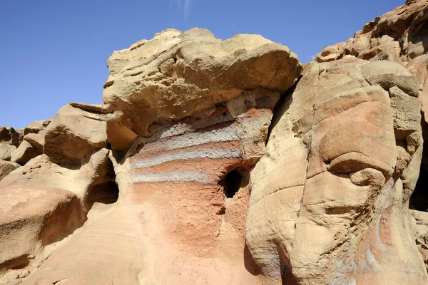 Sandsten klippor i Jordan öknen. — Stockfoto