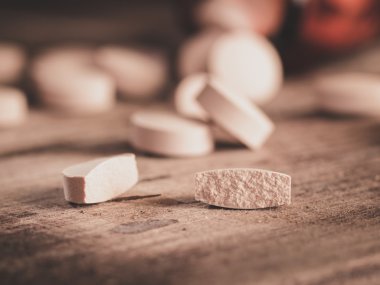 Bira mayası tabletleri. Besin takviyesi.