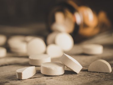 Bira mayası tabletleri. Besin takviyesi.