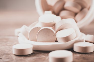 Bira mayası tabletleri. Besin takviyesi.