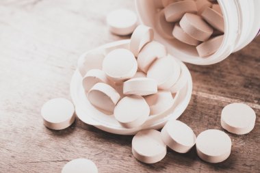 Bira mayası tabletleri. Besin takviyesi.