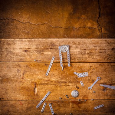 Masanın üzerine metal Tasarımcısı Ayrıntılar.