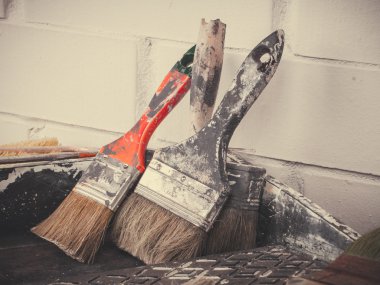 Boyama için kullanılan araçlar.