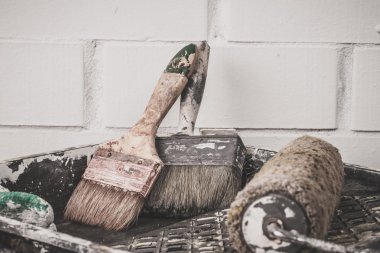 Boyama için kullanılan araçlar.