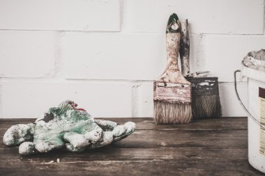 Boyama için kullanılan araçlar.