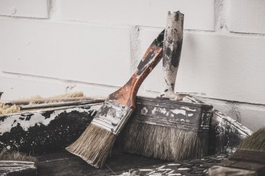 Boyama için kullanılan araçlar.