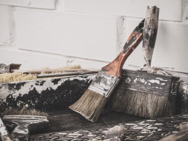 Boyama için kullanılan araçlar.