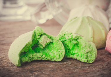 Bir tabloda tatlılar.