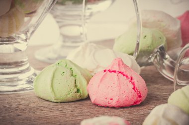 Bir tabloda tatlılar.