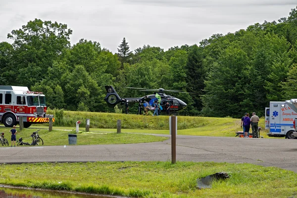 Orvosi Helecopter legyek a közlekedés Stock Kép