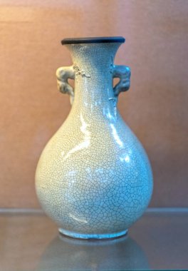 Antika mavi ve beyaz seramik geleneksel bir Çin porseleni 19. yüzyıl. Bu eşyalar o zamanlar Vietnam 'da zengin feodalizmiyle süslenmişti.