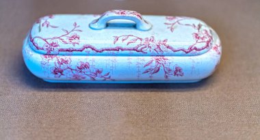 Antik celadon çömlek Fransa 19. yüzyıl. Bu eşyalar o zamanlar Vietnam 'da zengin feodalizmiyle süslenmişti.