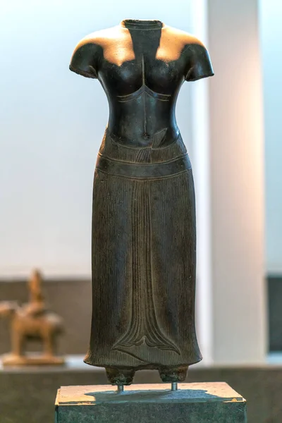 9世紀のチャンパ文化のブロンズ仏像 これは ベトナムで当時の神々である仏を称えるための最も先進的な青銅鋳造芸術です — ストック写真