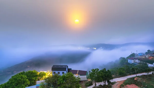 Dawn Platå Morgonen Med Färgglad Himmel Medan Solen Stiger Från — Stockfoto