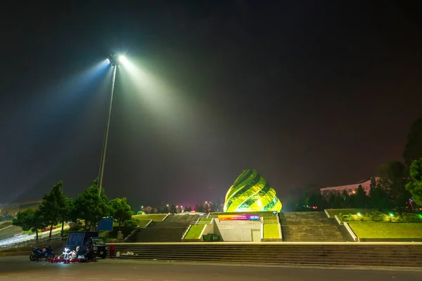 Lat Vietnam April 2Nd 2021 Night View Lam Vien Square — Stock Photo, Image