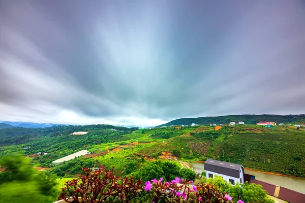 Paysage Matin Dans Banlieue Vallée Avec Des Nuages Orageux Tirés — Photo