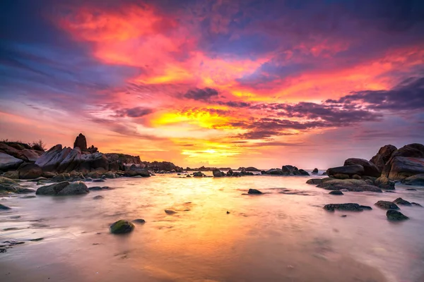 Beautiful Sunrise Beach Waves Lapping Shore Soft Great Welcome Peaceful — Stock Photo, Image