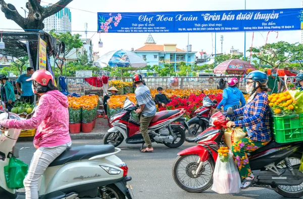 Місто Мін Єтнам Лютого 2021 Року Бустл Купівлі Квітів Квітковому — стокове фото