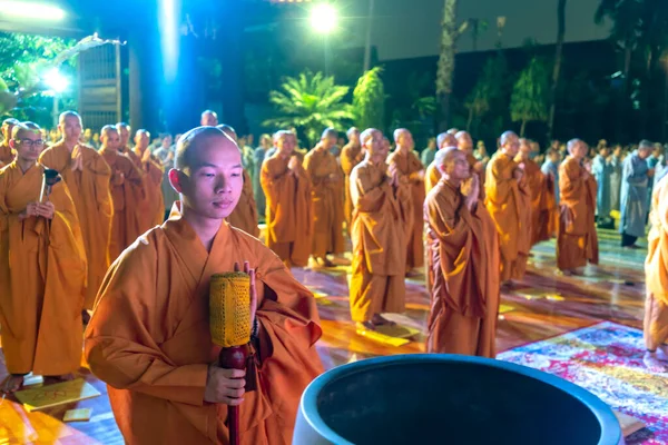 Chi Minh City Vietnam Diciembre 2019 Los Monjes Cantan Oraciones —  Fotos de Stock