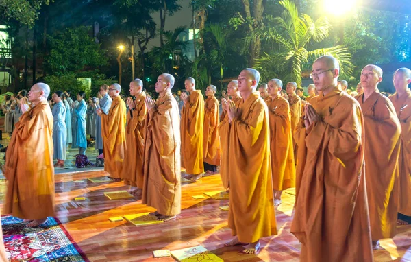 Chi Minh City Vietnam December 2019 Szerzetesek Énekelnek Imádkoznak Békéért — Stock Fotó