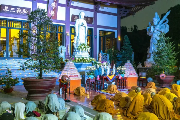 Chi Minh City Vietnam Prosince 2019 Mniši Skandují Modlitby Mír — Stock fotografie