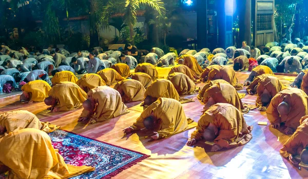 Chi Minh City Βιετνάμ Δεκεμβρίου 2019 Μοναχοί Ψάλλουν Προσευχές Για — Φωτογραφία Αρχείου