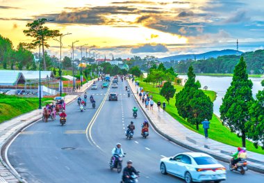 Akşamları parkın manzarası