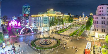 Barselona şehrinin gece manzarası, İspanya