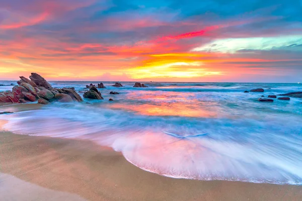 Sahilde gün batımı