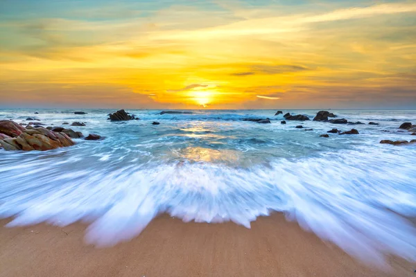 Sahilde güzel gün batımı