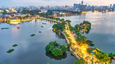 Şehirde güzel bir gün batımı