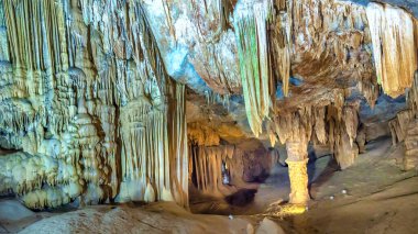 Mağaranın güzel manzarası