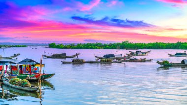Sabahları denizin güzel manzarası