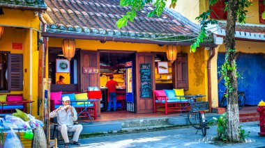 Vietnam 'ın başkentinin renkli caddesi.