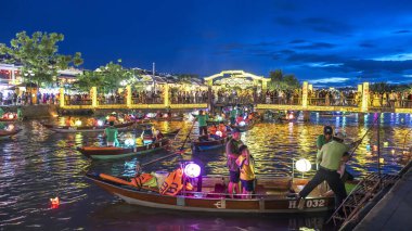 Şehrin en güzel manzarası. Arka plandaki en ünlü simge.