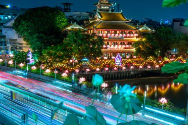 Gecenin içindeki cennetin tapınağı