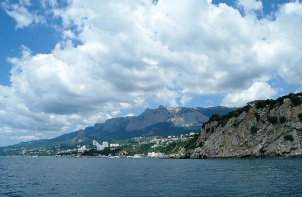 Escénico panorama de verano del muelle del Mar Negro — Foto de Stock