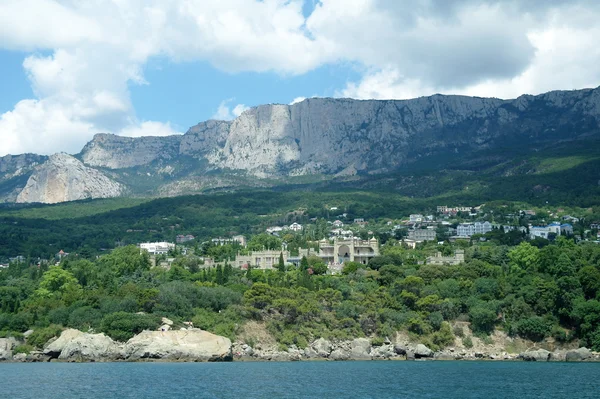 Escénico panorama de verano del muelle del Mar Negro — Foto de Stock