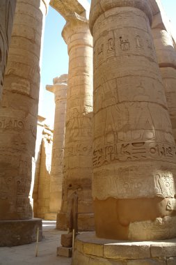 Karnak Tapınağı 'ndaki Büyük Hypostyle Salonu. Luxor, Mısır