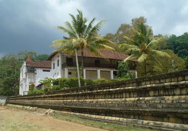 O edifício desconhecido em Kandy, Sri Lanka — Fotografia de Stock