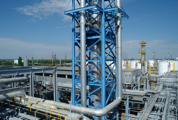 Нефтехимический завод
