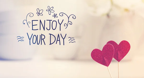 Message Enjoy You Day avec petits cœurs rouges — Photo