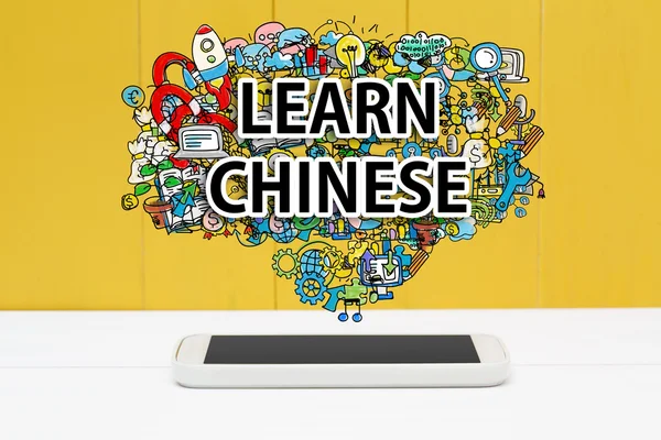 Lär dig kinesiska koncept med smartphone — Stockfoto
